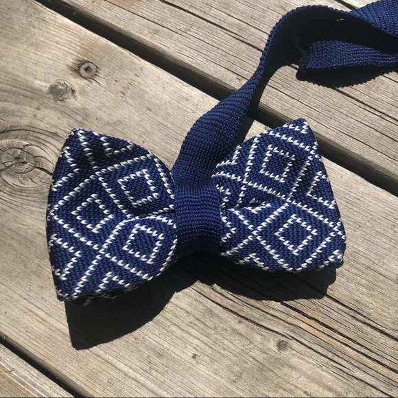 Knit Bow tie & Pocket square - Picture 3 of 5